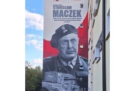 <b> CZERSK. Mural przedstawiający gen. Stanisława Maczka i jego czołg o nazwie `Hela` jest już gotowy! (ZDJĘCIA) </b>