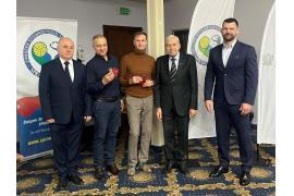 <b>CZERSK. Złota Odznaka za Zasługi dla Sportu dla Jarosława Fidurskiego. GRATULACJE!</b>
